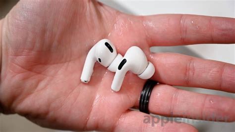 breaking  apples airpods pro  features  set