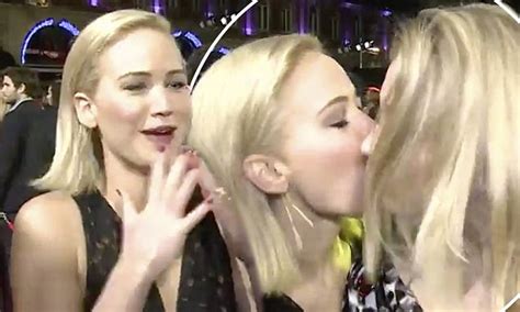 Jennifer Lawrence And Natalie Dormer Kiss At Hunger Games Premiere In