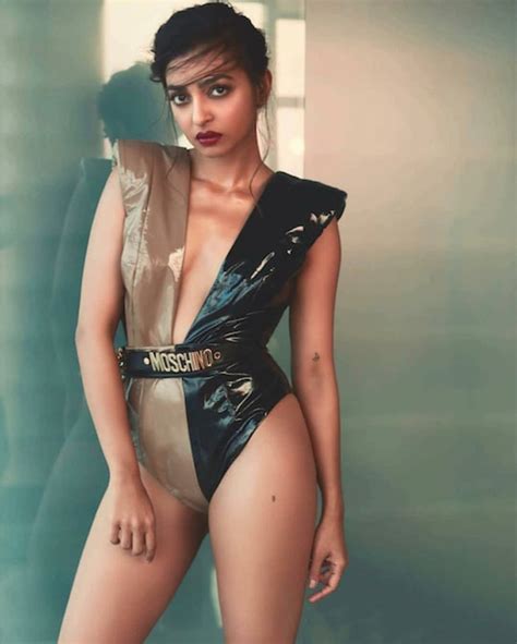Radhika Apte Hot Photos And Video To Stir Up Your Boring Day