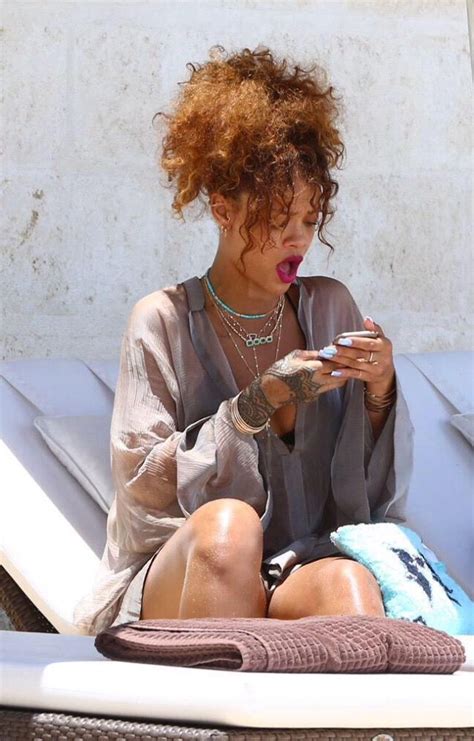 Pin By Ceola Johnson On Rihanna Rihanna Looks Rihanna Fenty Rihanna
