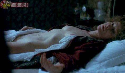 Isabelle Huppert Nue Dans Gabrielle