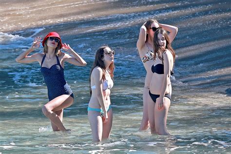 Taylor Swift In A Swimsuit At The Beach In Maui January