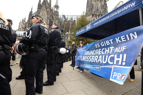 est100 一些攝影 some photos mob sexually assaulted and robbed cologne cathedral 暴民 性侵犯和搶劫 科隆大教堂