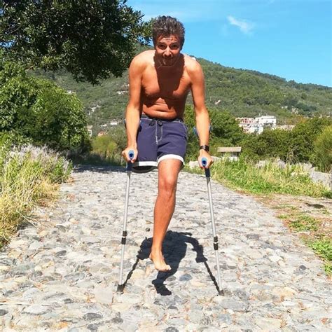 fabulous crutching  knee amputee men day   life   crutching  legged boy