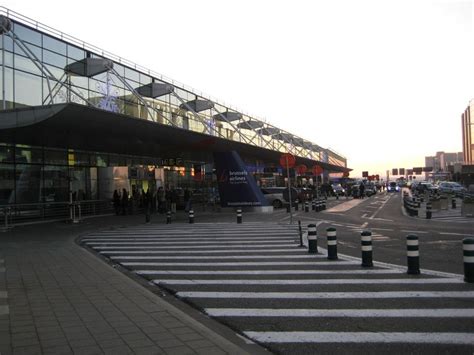 parkeren zaventem airport goedkoop boeken op parkago