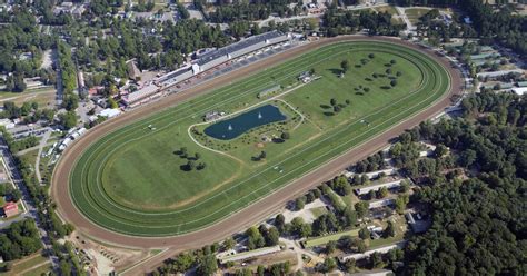 long   horse race track