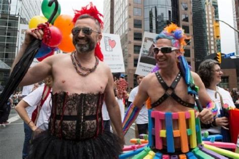 boston da el primer paso para celebrar un desfile del orgullo