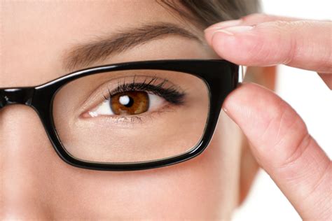 4 Questions To Ask When You Buy Eyeglasses Online The