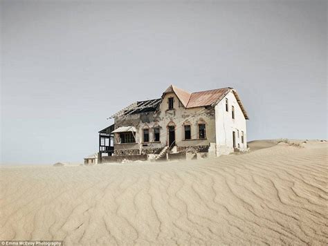 eerie photographs   house  reclaimed  desert sand capture  unstoppable march