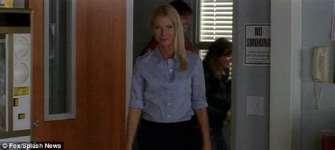 Gwyneth Paltrow Back On Glee This Time She Gets Cosy With Mr Schuester
