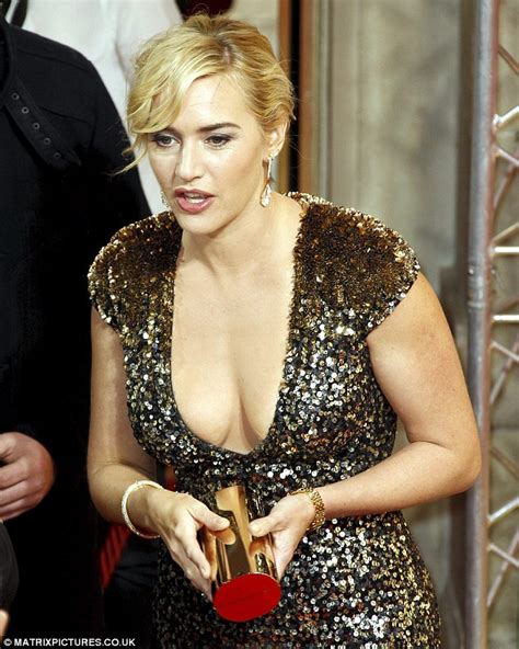 Kate Winslet Gives The Cesar Awards A Bit Of Ooh La La In Her Low Cut