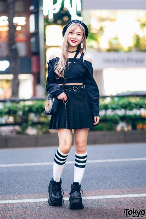 chic black harajuku girl street style w crank crop top