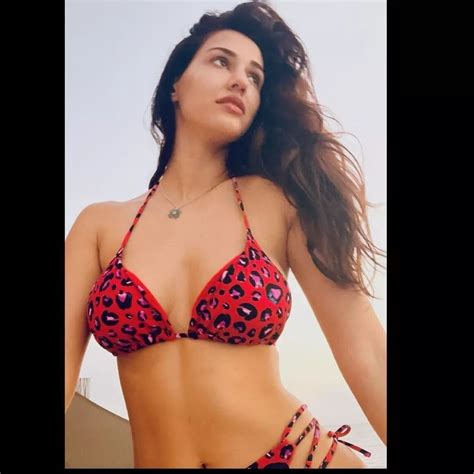 Disha Patani Raises The Mercury Levels With Her Beach Pictures