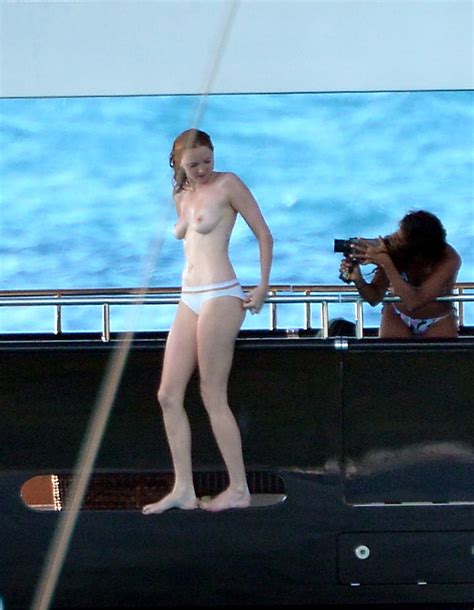 lily cole topless pictures