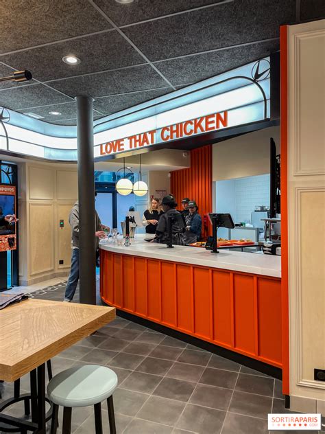 fast food restaurant popeyes opens   location  paris