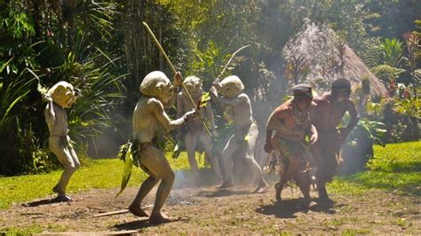 suku asaro manusia lumpur papua nugini kumparancom