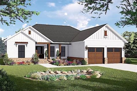 ranch home plan  bedrms  baths  sq ft   country style house plans modern