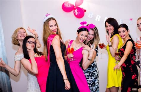 classy bachelorette party matching outfits ideas