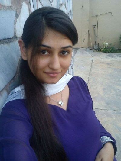 gorgeous pakistani hot babe selfie part 2 4 tumbex