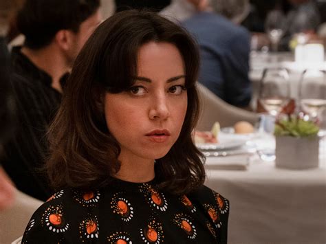 All Hail Aubrey Plaza The Exquisite Ice Queen Of The White Lotus