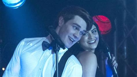 What Does That Shocking Cliffhanger Mean For Riverdale