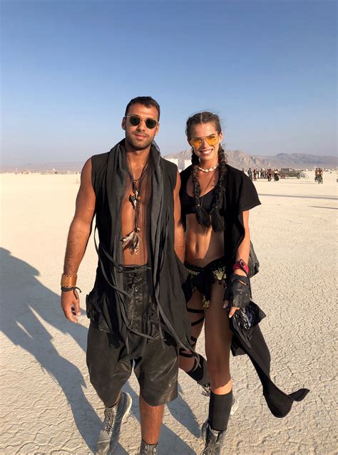 Best Outfits Of Burning Man 2019 – Artofit