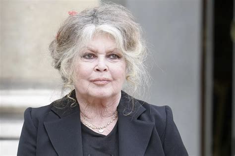 el motivo por el  brigitte bardot  habla  su hermana desde hace