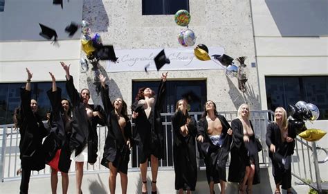 girl who flashed at graduation