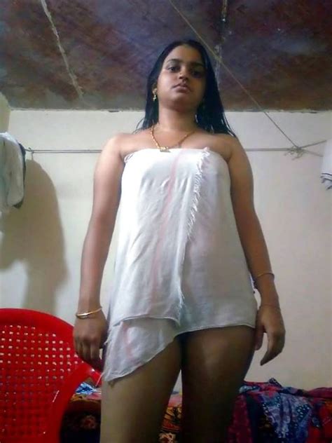 A Hot Desi Village Bhabhi Shows Her Different Sexy Looks