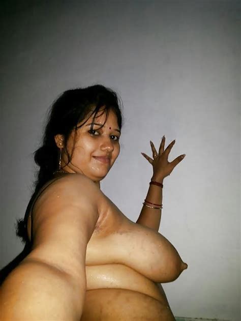 beautiful south indian bhabhi taking nude selfies