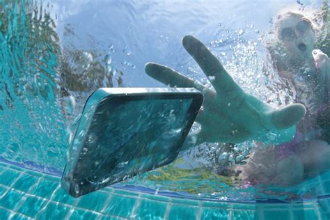 How To Fix Your Phone If You Drop It In Water – Better Than Putting It