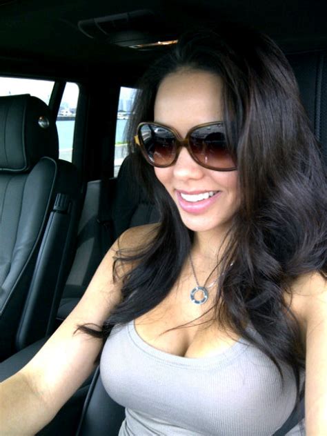 smiley girl in her car porn pic eporner