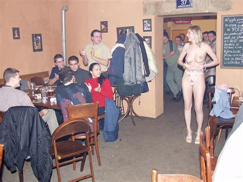 nude waitress sex public