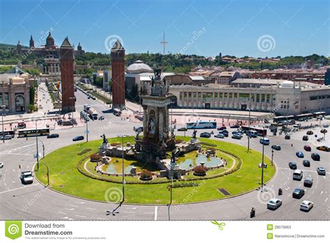 de fontein van montjuic op plaza de espana  barcelona stock afbeelding image  ligplaats
