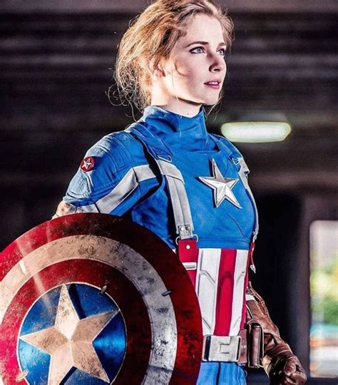 female captain america cosplay