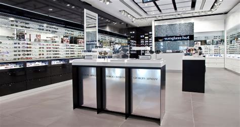 Sunglass Hut Continues Travel Retail Expansion