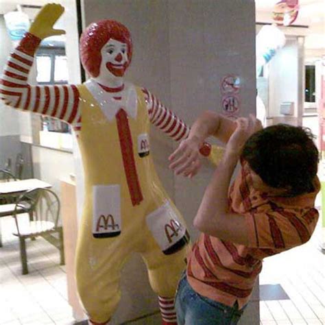 18 People Having Too Much Fun With Ronald Mcdonald Statues