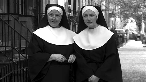 Manastırdaki Rahibeler — Kiz