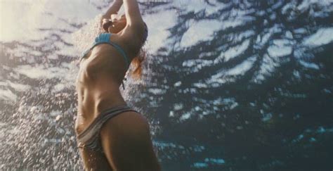 Jessica Alba Nue Dans Into The Blue