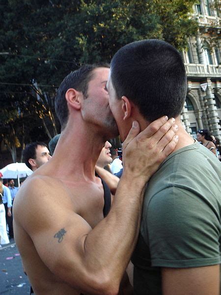 photo hot males kissing page 5 lpsg