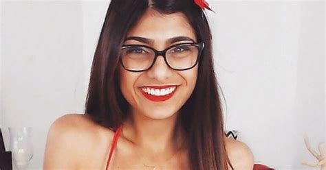 ex porn star mia khalifa claims she was threatened with beheading in gruesome execution