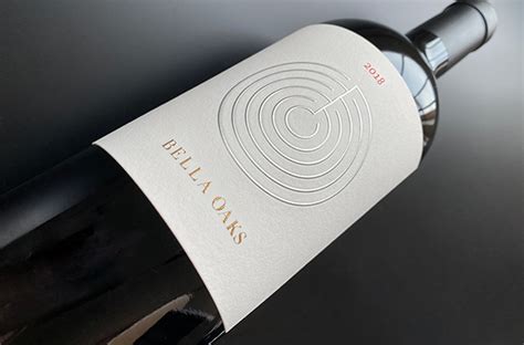 bella oaks wine label graphis
