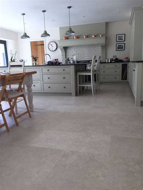stone  kitchen flooring flooring images