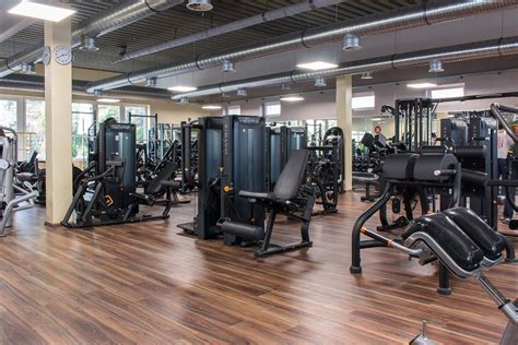 infinity fitnessstudio moelln trainiere  ab  monat