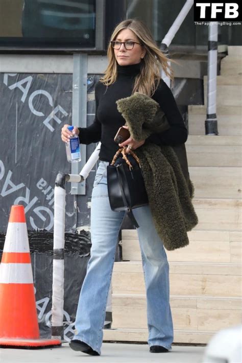 Jennifer Aniston Looks Half Her Age As She Handles Business In Bev