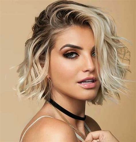 Best 20 Short Haircut Ideas For Round Faces