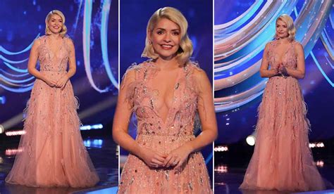 Holly Willoughby Steals The Show On Dancing On Ice With ‘stunning’ V