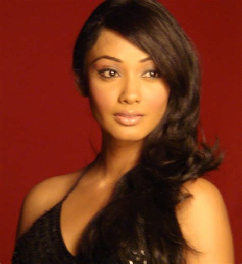 Hot And Sexy Actress Yureni Noshika S ~ Sri Female