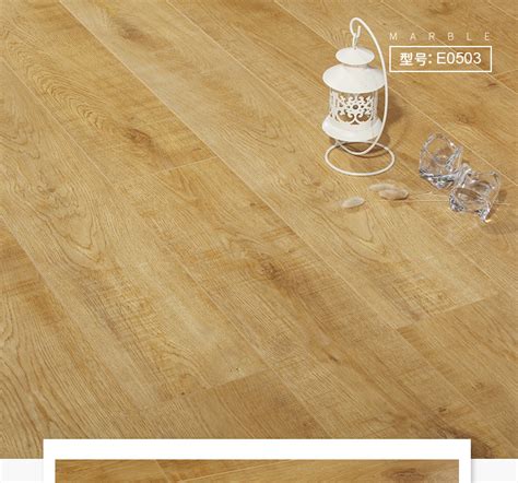 灰色地暖卧室三层实木地板耐磨防水家用e0级多层实木复合地板15mm 阿里巴巴
