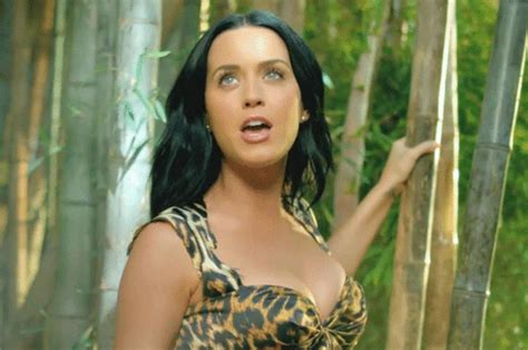 Katy Perry Is Queen Of The Jungle In New Roar Music Video Daily Star